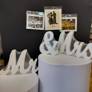 "Mr & Mrs" and Cake Topper